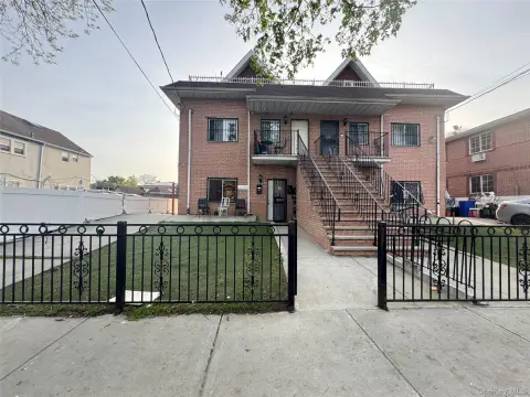 East Elmhurst Multi-Dwelling Home