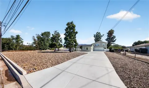 Renovated 2-Unit Duplex