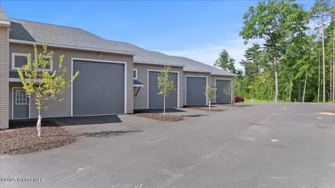 Saratoga Springs Flex Space