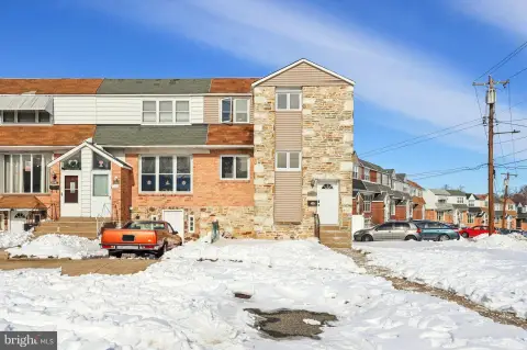 Well-Maintained Philadelphia Duplex For Sale