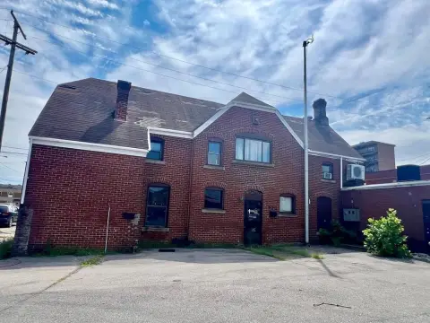 Versatile Mixed-Use Commercial Property