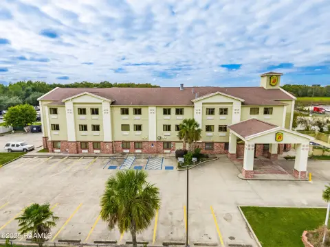 Duson Hotel Near I-10