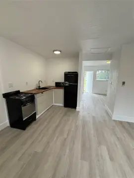 Renovated Unit Near Hollywood Beach