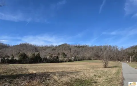 Ready-to-Build Lot Near Cumberland River