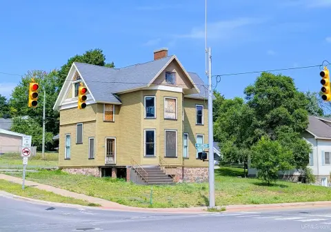 Commercial Corner Lot