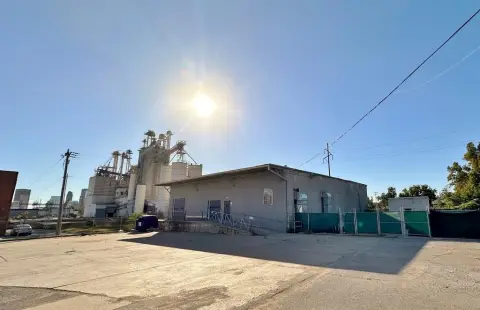 Climate-Controlled Warehouse