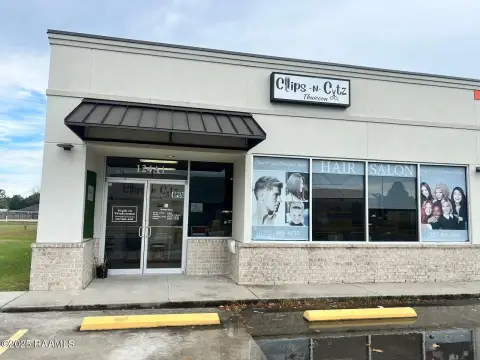 Turnkey Salon Space For Rent