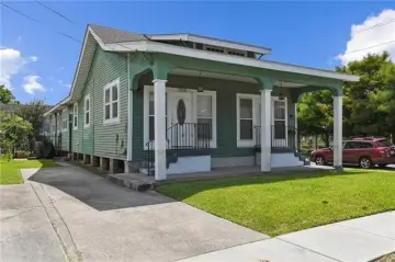 Charming Shotgun Duplex in Carrollton