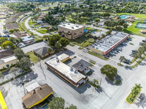 Retail/Office Space in Lauderhill, FL