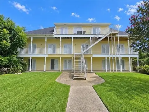9-Unit Apartment Building