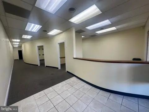 Versatile Commercial Space in Cambridge