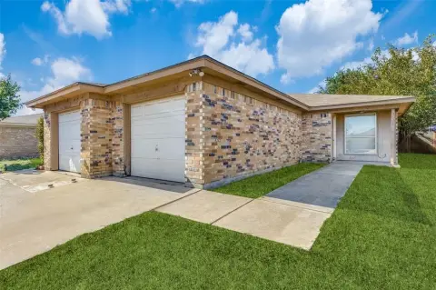 Duplex in Hulen Meadow