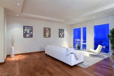 Waldorf Astoria High Rise Residence