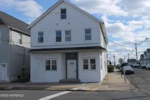 Renovated Duplex with Garage