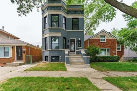 Renovated 2-Unit Duplex