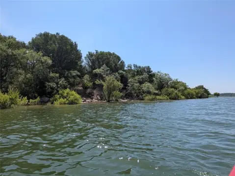 Lake Coleman Peninsula Retreat