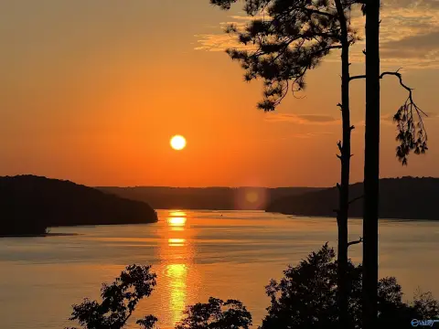 Lake Guntersville Lakeside Community Lot