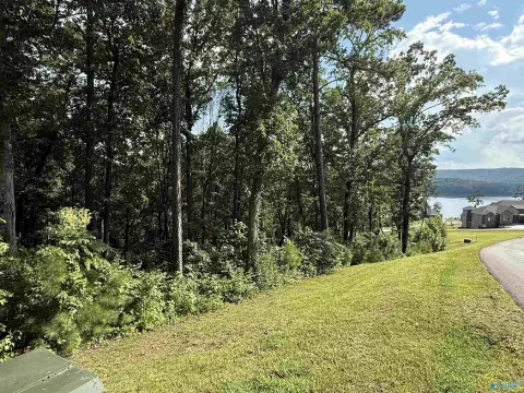 Lake Guntersville Lakeside Community Lot