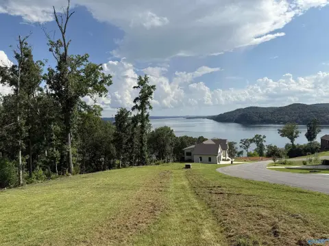 Lake Guntersville Corner Lot