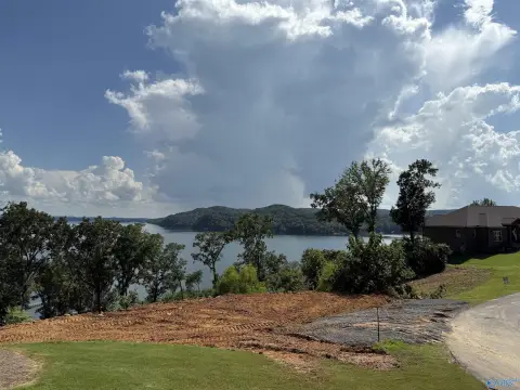 Lake Guntersville Lakeside Community Lot