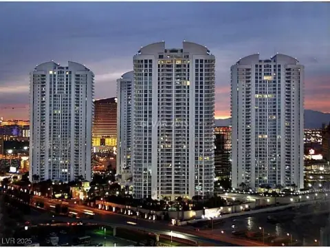 Las Vegas Penthouse with Strip Views