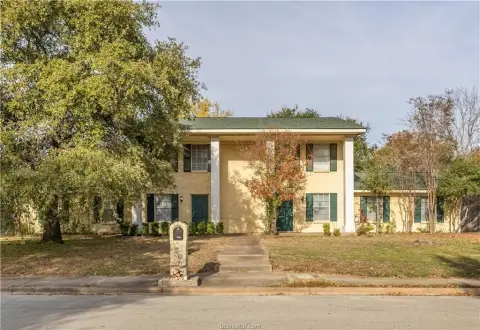 Spacious Multifamily Property in Bryan