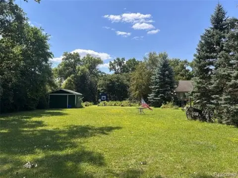 Residential Land in Sterling Heights