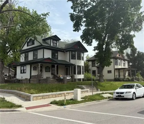 Downtown Olathe Live/Work Opportunity