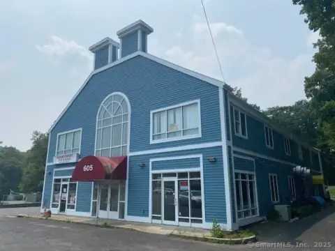 Retail Space in Monroe, CT