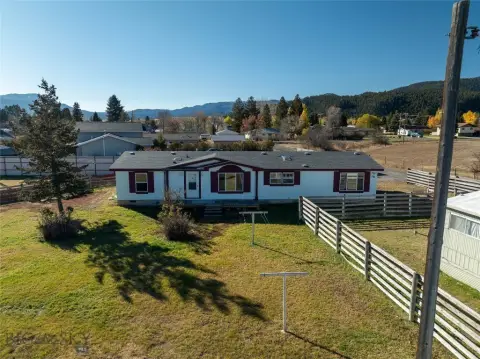 Two Homes on Large Lot