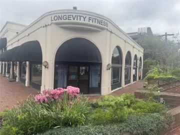 Retail Space in Great Neck