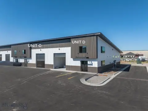 Belgrade Warehouse with Mezzanine Office