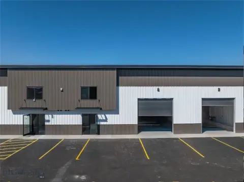 New Belgrade Warehouse with Mezzanine