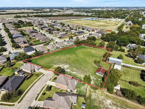 Residential Land in Growing Area