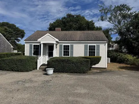Retail Building on Route 28