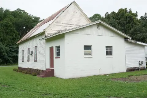 Versatile Building on Acreage
