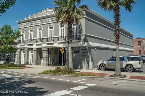 Downtown Executive Office Units