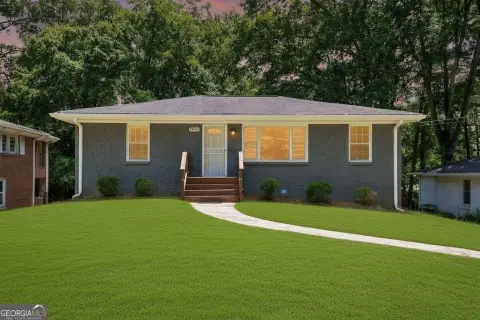 Two-Story Duplex with Flexible Layout