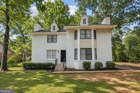 Four-Sided Brick Duplex with Fireplace