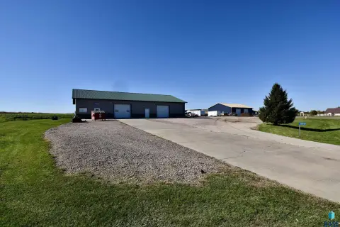 Flex Space with Shop and Office