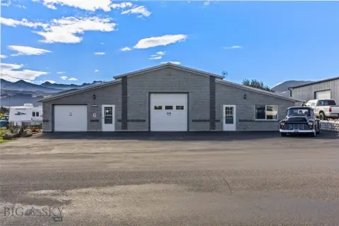 Mixed-Use Property with Heated Shop