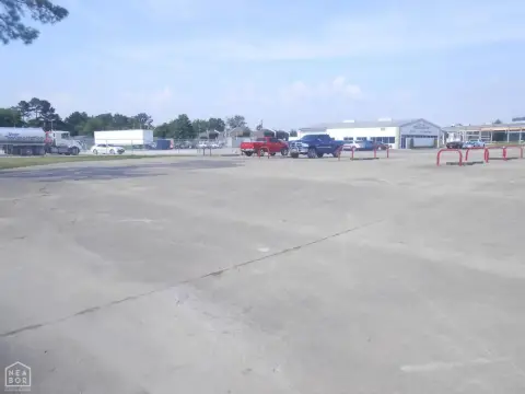 Jonesboro Office Building on Acreage