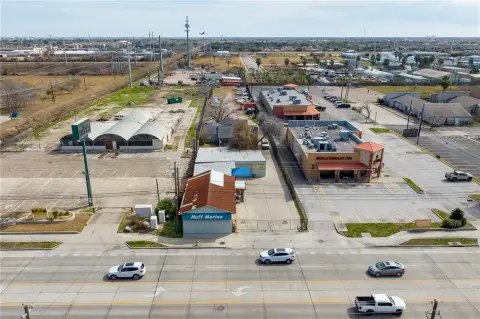 Prime Location on S Staples