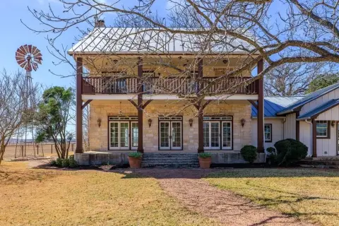 Unrestricted Riverfront Land in Gillespie County