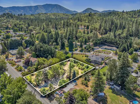 Grants Pass Developable Lot