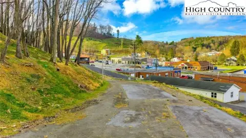 Buildable Lot in West Jefferson