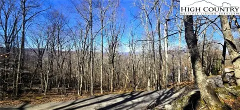 Blowing Rock Land with Mountain Views