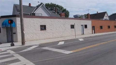 Commercial Building Near I-90