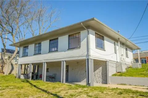 Harrison Commercial Building with Apartment