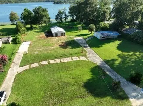 Lake Seminole Waterfront Retreat